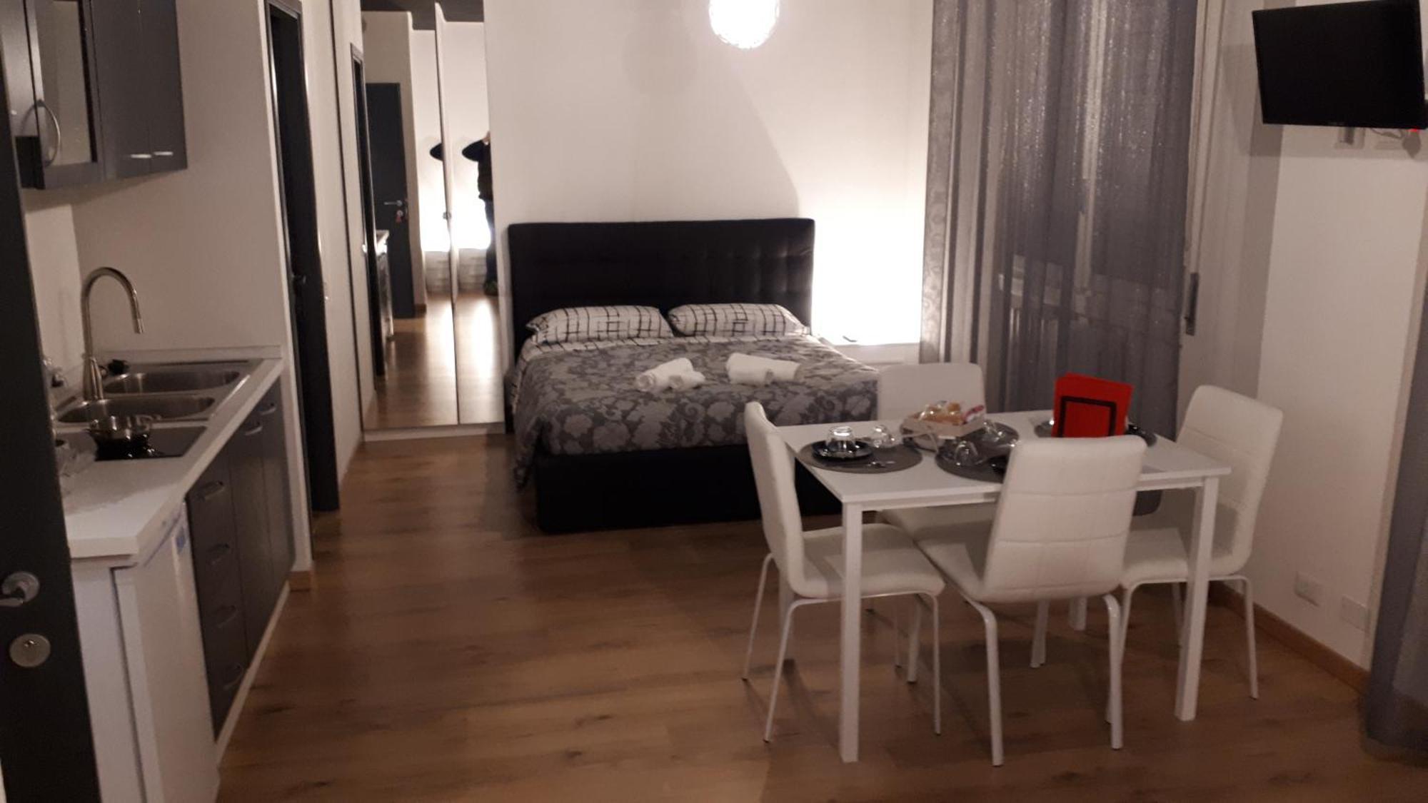 Casa Leonardo Airport Hotel Azzano San Paolo Стая снимка